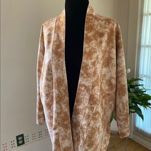 Solitaire 3/4 sleeve jacket in tan/cream print NWT
